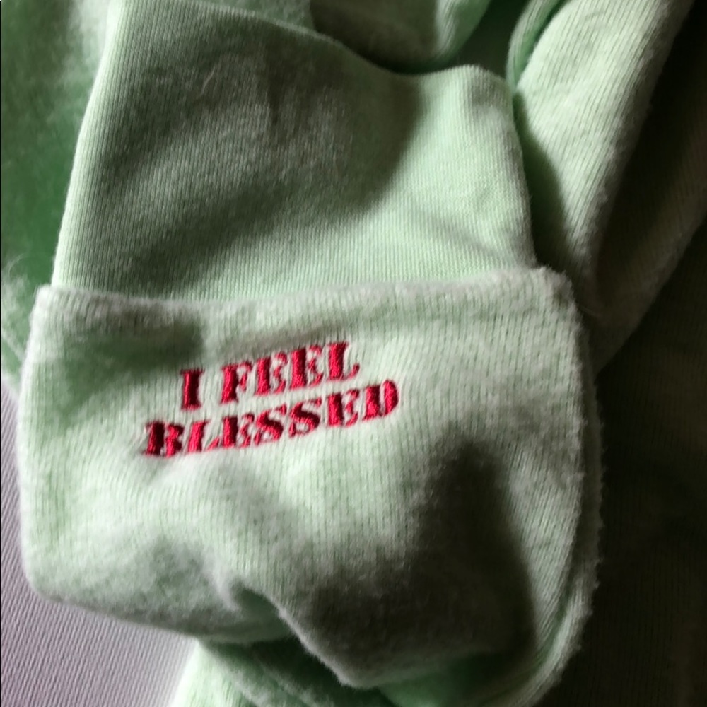 🆕 Peace Love World Cristina I Feel Blessed Top - Picture 6 of 8